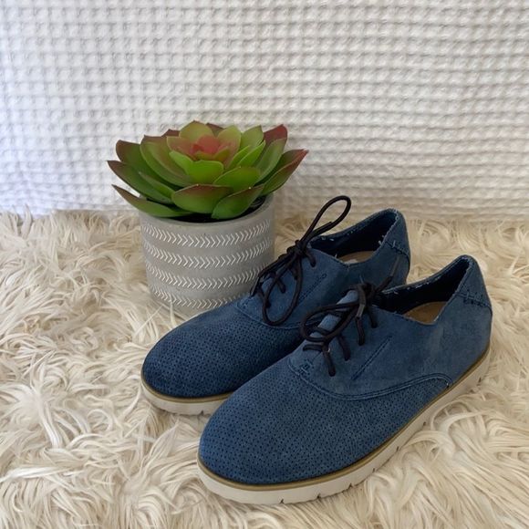 BearPaw Sneakers Slip On Lace Up - Picture 1 of 8
